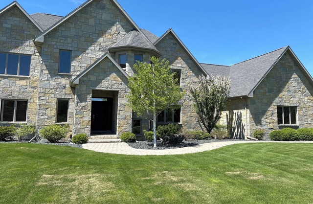 Executive Home Near EAA