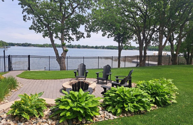 Executive Long Lake Home, Detroit Lakes