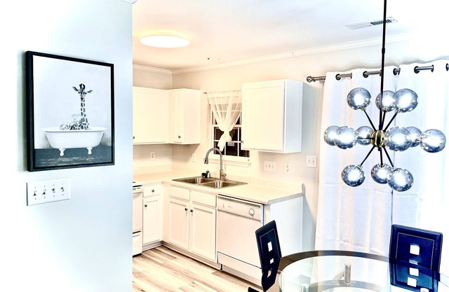 Executive & Luxury 2bedroom Townhome