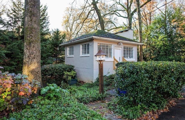 Executive Studio Walk to Emory