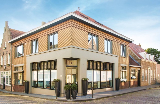 Experience a special vacation close to the sea in this distinctive and well-maintained vacation home