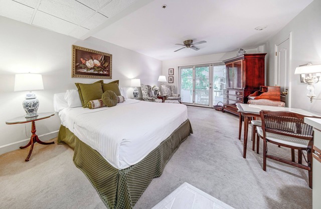 Experience Chautauqua! Newly Renovated Studio