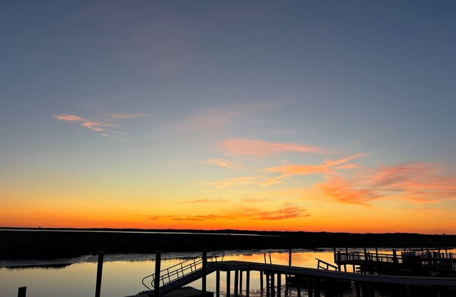 Experience Golden Hour- A Charming Bayfront Home, Minutes to Stone Harbor