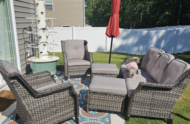"Experience Luxury at our 5-bdrm getaway. Just a 15 Minute Drive to the Greens"