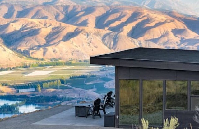 Experience the feeling of being on top of the world in this breathtaking retreat
