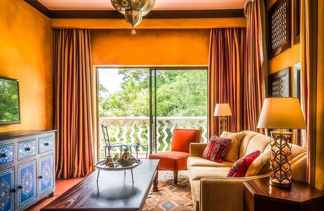Experience Victoria Falls Scenic Adventure! Outdoor Pool, Spa and Free Parking!