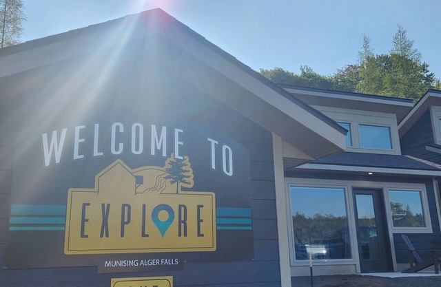 EXPLORE Munising Cottage 219