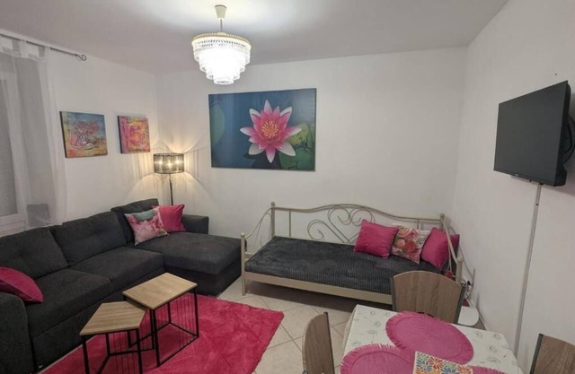 Express To Go Apartment