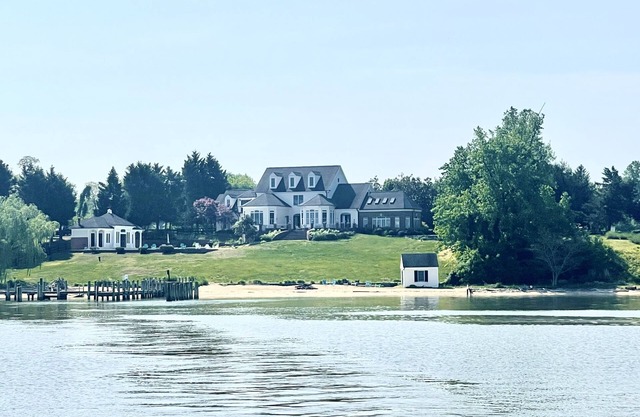 Exquisite Waterfront Sunsets, Private Pool, Perfect Getaway!