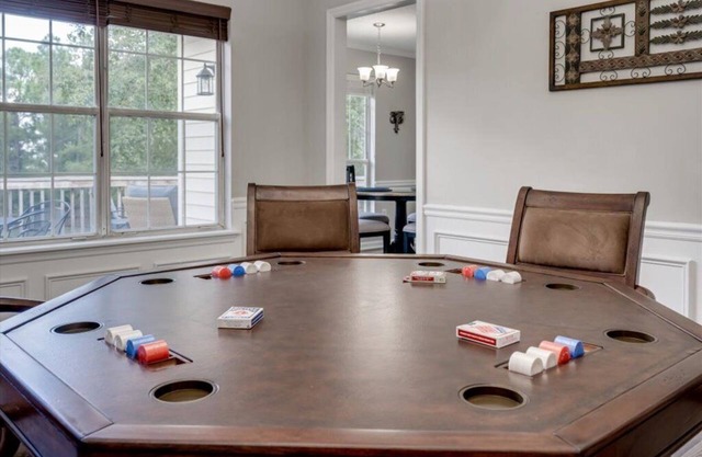 Extended Stays Encouraged! Large home with firepit, poker table-Pet friendly!