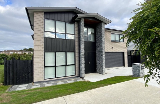 Extra-Large Brand-New House 9 Bedrooms 6 Bathrooms
