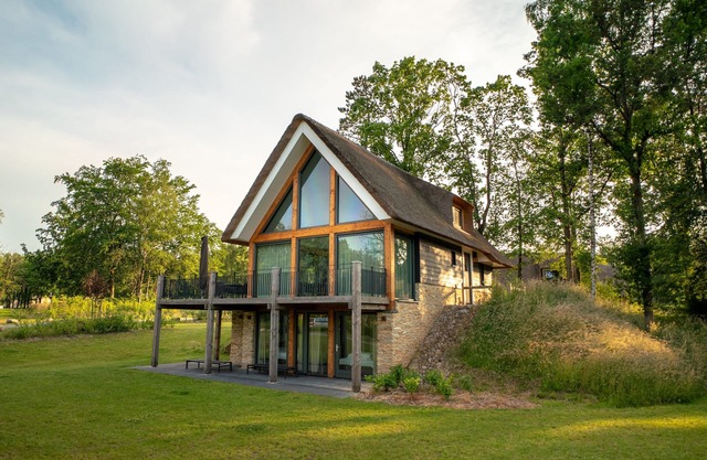 Extra luxury 8-person holliday cottage in the holiday park Landal PUUR Exloo