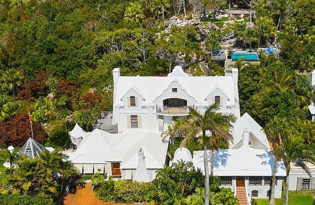 Extraordinary Bermuda retreat w/large cave, panoramic pool and viewing deck.