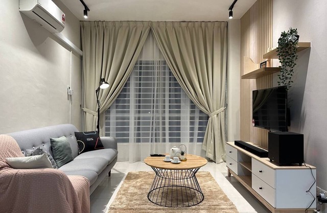 Ezhome Adelena Bayu Residence Homestay