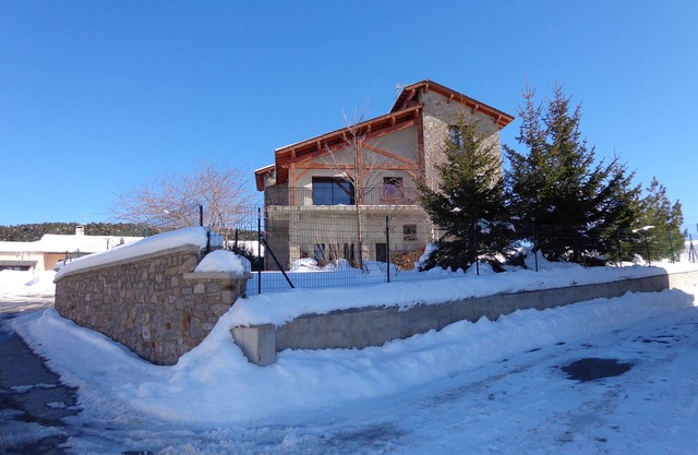 F3 chalet with 900m2 garden and free parking