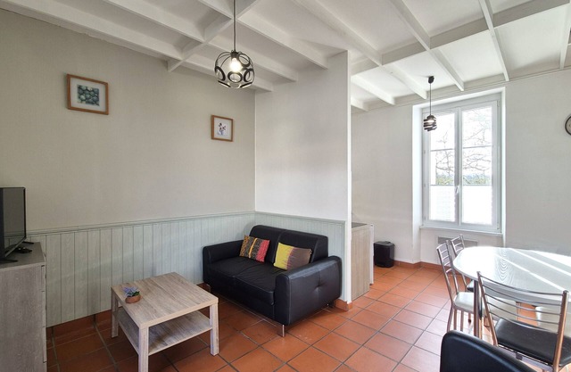 F3 house with garden in Grosbreuil