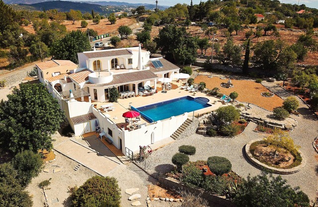 FANTASTIC VILLA WITH VIEWS OF LAND & SEA - FARO region