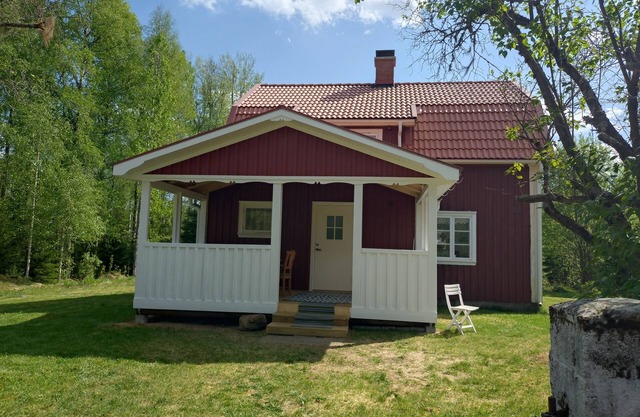Fäbron Traditional Swedish house for 6 people right next to a river.