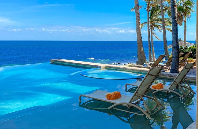 Fabulous 6 Bedroom Beach Home In Punta Pescadero with Infinity Pool - Sleeps 16!