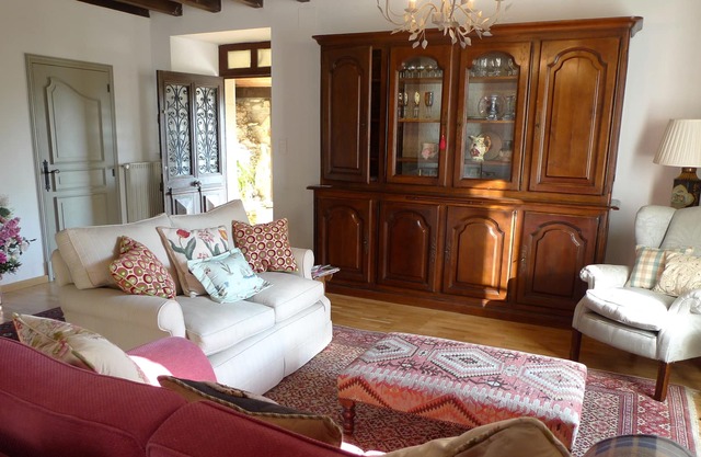 Fabulous Farmhouse set in stunning countryside in easy reach of all amenities