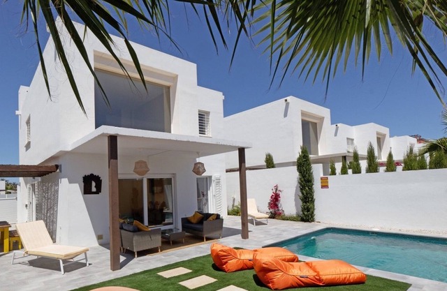 Fabulous Modern villa - sleeps 6 - Close to La Manga & 5 min walk to beach