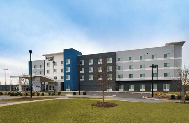 Fairfield Inn & Suites by Marriott Charlotte University Research Park