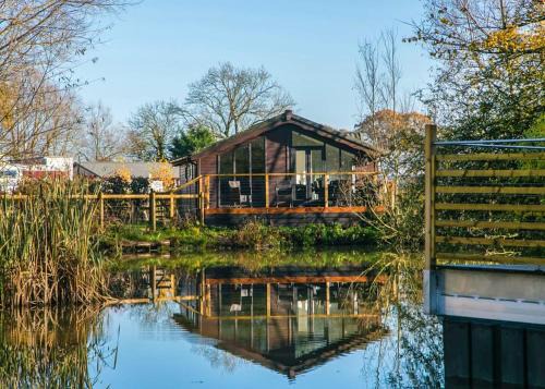 Fairwood Lakes Holiday Park