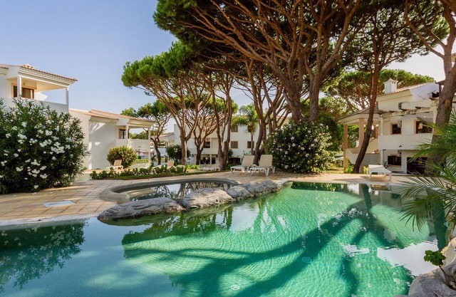 Falésia Modern Flat W/Balcony & Pool by LovelyStay