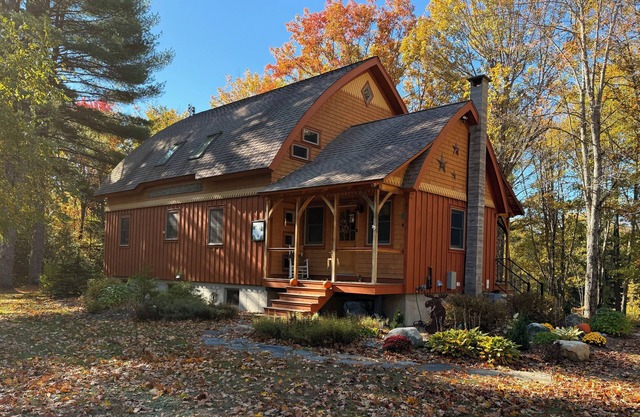 Fall in love with foliage & hiking near No. Conway & Saco River, Fairs & Shops