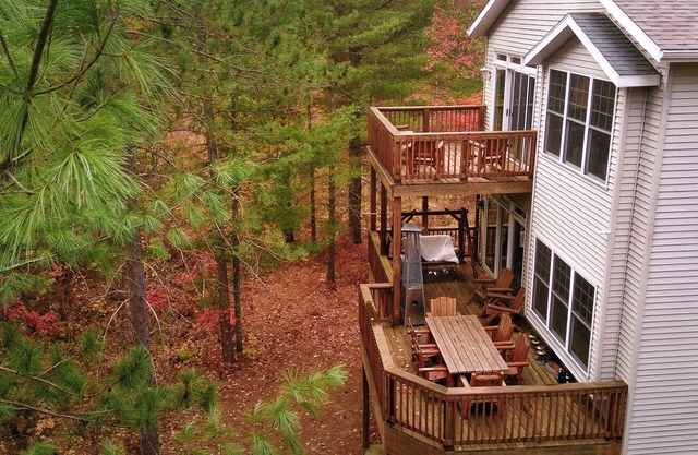 Fall Retreat w/Game room, near Mackinaw and Harbor Springs! n