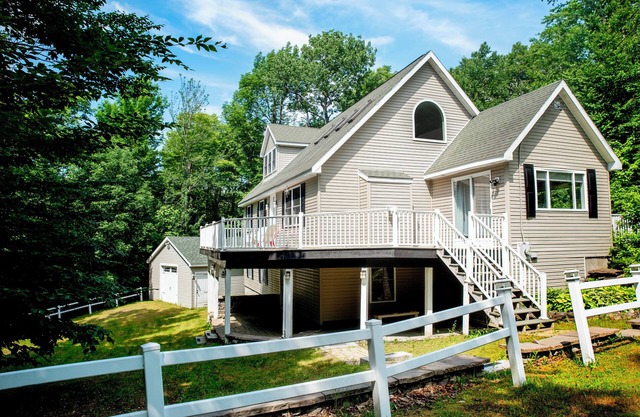 FallTime FAMILY VermonT Getaway - Hot Tub- Game Room- Fire Pit