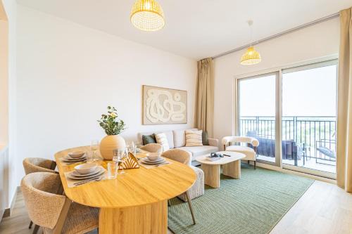 Families & Groups Paradise 5 min from Yas Island Theme Parks