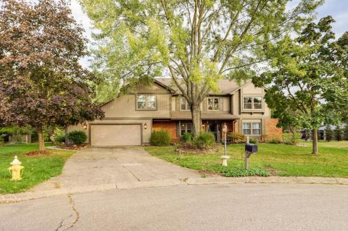 Families Welcome! Spacious Suburban Home in Dayton