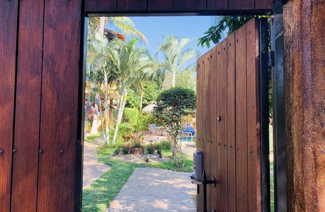 Family 2 BR apartment w/kitchen, patio, yoga, spa services, 1min walk to beach