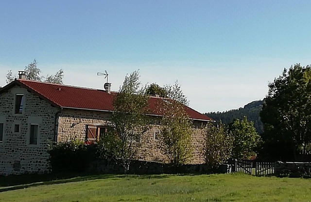 Family cottage with terrace, enclosed garden and baby equipment in Roche-en-Régnier