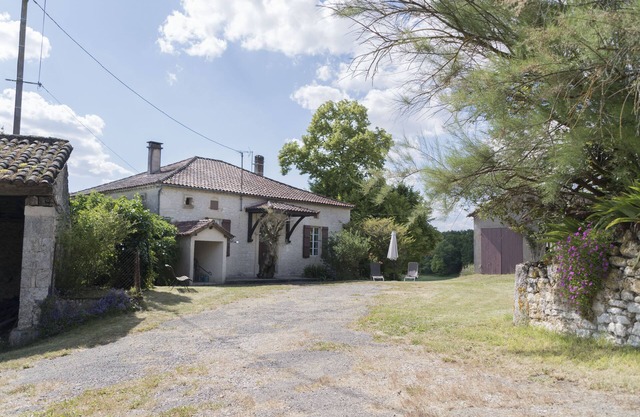 Family country house for rent in the Quercy countryside (6/7 pers.)