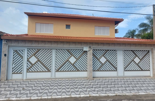Family Environment | Pool & Barbecue (South Coast)