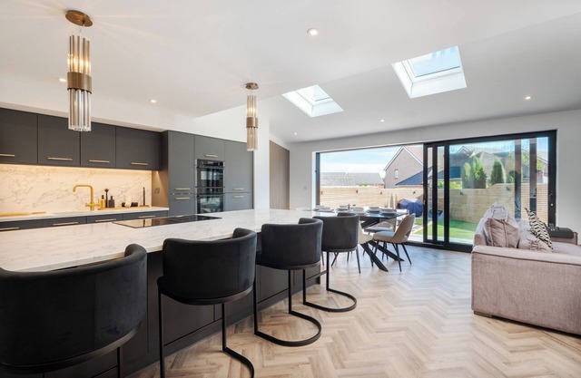 Family Escape | Games Room | 6 Smart TVs | Free Off-Street Parking