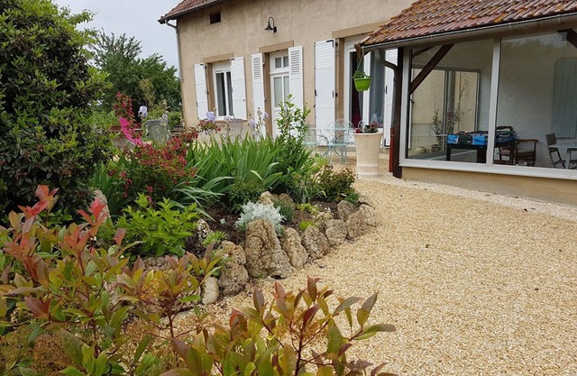 Family Farmhouse Retreat with Modern Touches, Countryside Views, Near Attractions & Vichy
