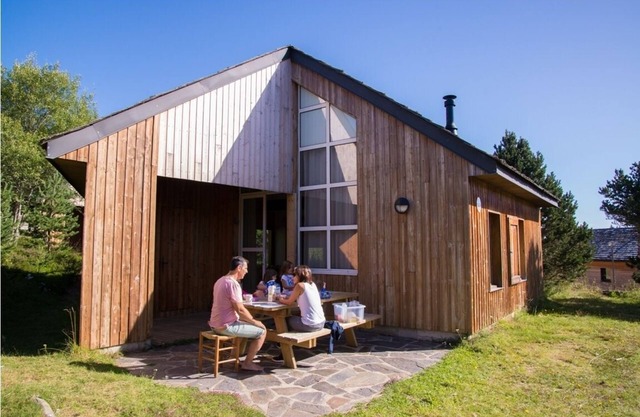 Family chalet for 6 people in a pine forest at Les Bouviers in Lozère.