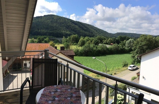 Family-friendly vacation apartment with a view over the Altmühltal