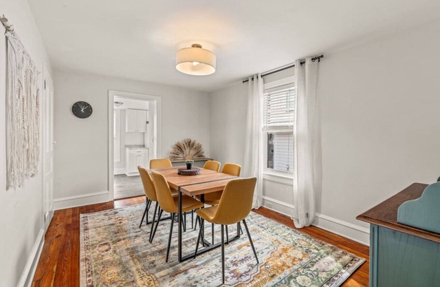 Family Friendly 2 Floor 2 BR Apt [Sunflower Stay]
