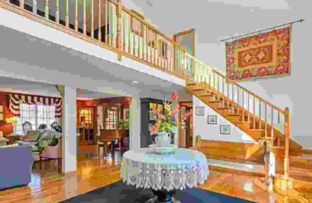 Family Friendly 6 Bedroom Waterfront 3 Acre Pool & Hot TubnFREE EV Charger