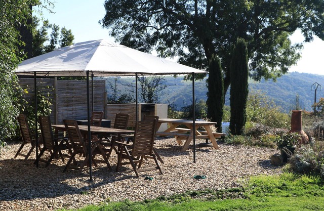 Family friendly complex ideal for families who wish to holiday together