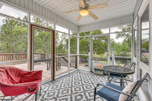 Family-Friendly Harrells Home with Fire Pit and Kayaks