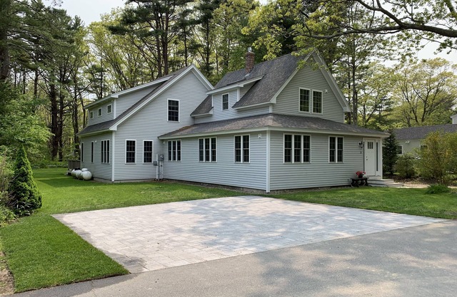 Family friendly home close to all Cape Porpoise and Kennebunkport has to offer!