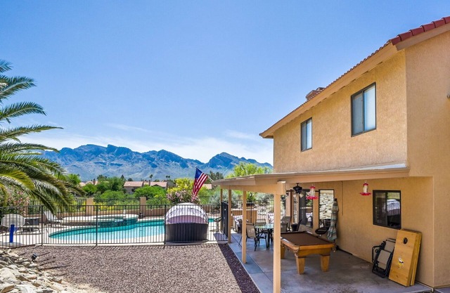 Family Friendly home - Heated Pool and Spa surrounded by Gorgeous Mountain Views