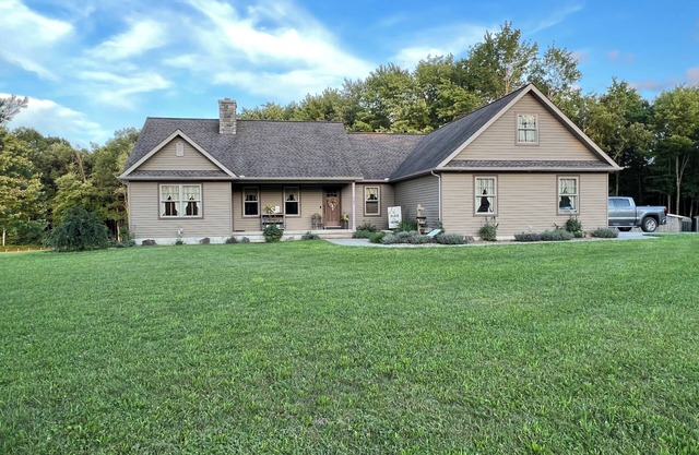 Family Friendly Home, 35 mins from Penn State with easy access to I-80 and 322.