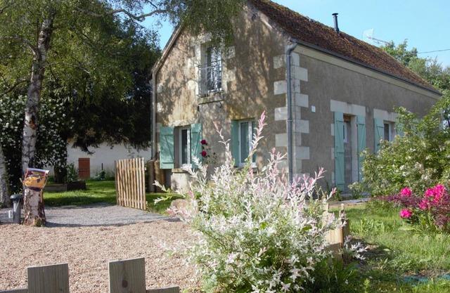 Family-Friendly House with Garden, Near Loire Castles & Zoo, Pet-Friendly
