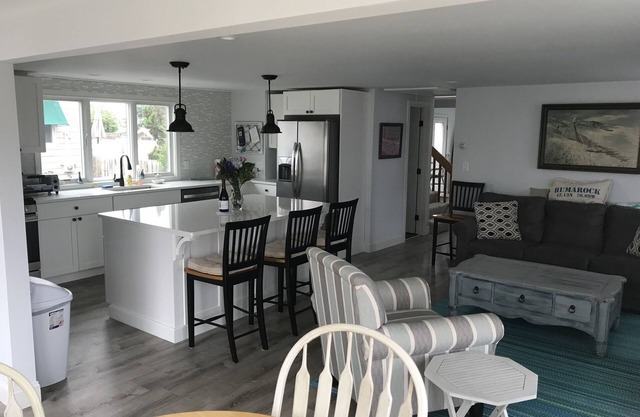 Family-Friendly Humarock Beach Cottage - Humarock